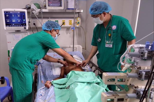 WHO chuyển khẩn cấp thuốc giải độc botulinum đến Đà Nẵng