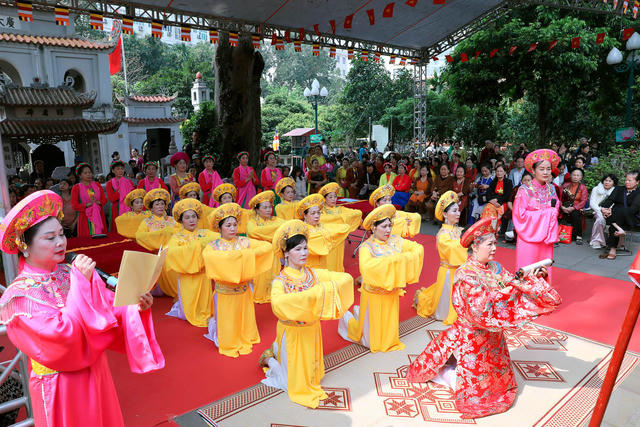 Về chùa Thánh Chúa dự hội, tưởng nhớ công đức Nguyên phi Ỷ Lan