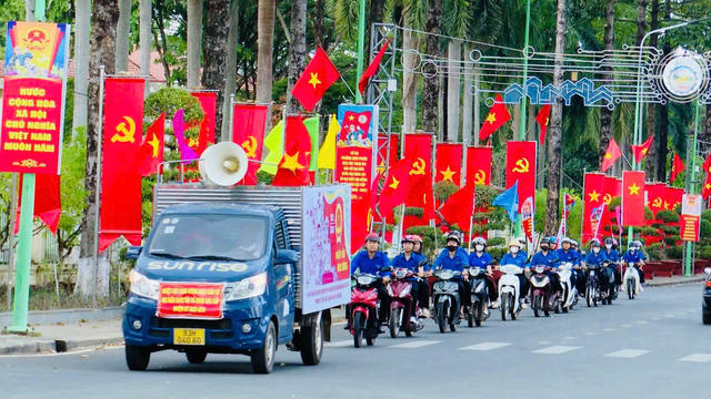 Tuổi trẻ phường Bình Phước (Đồng Nai) ra quân tuyên truyền bầu cử