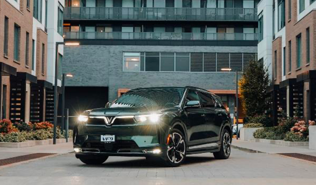 Ưu đãi lên tới 13% giá xe, miễn phí sạc 3 năm: Những đặc quyền khó chối từ cho khách hàng “tậu” VinFast VF 9 trong tháng 3 Ưu đãi lên tới 13% giá xe, miễn phí sạc 3 năm: Những đặc quyền khó chối từ cho khách hàng “tậu” VinFast VF 9 trong tháng 3