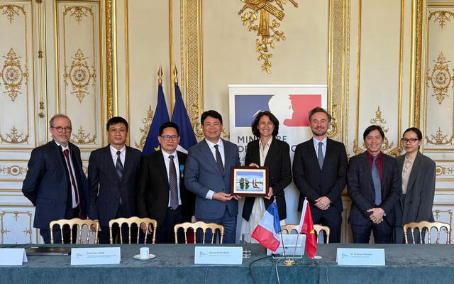 Thứ trưởng Nguyễn Thanh Tịnh hội đàm với lãnh đạo Bộ Tư pháp Pháp và làm việc với các hội nghề luật của Pháp