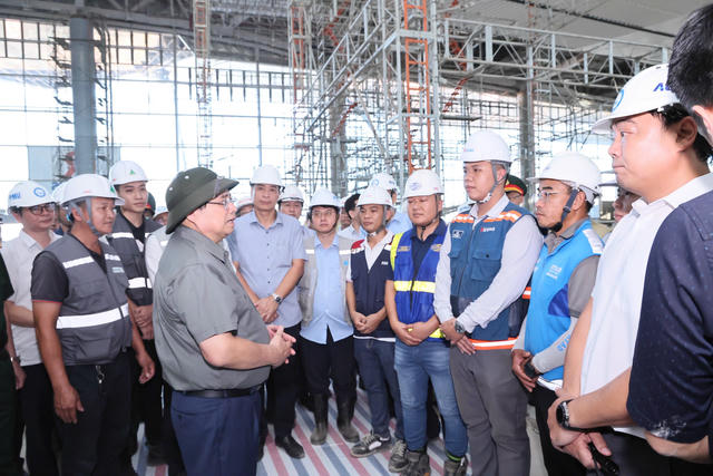 Thủ tướng kiểm tra đại công trường sân bay Long Thành Thủ tướng kiểm tra đại công trường sân bay Long Thành