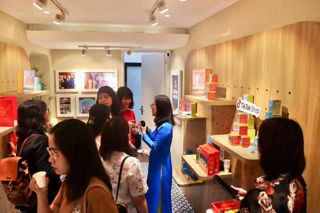 Trưng bày, thúc đẩy tiêu thụ thực phẩm an toàn