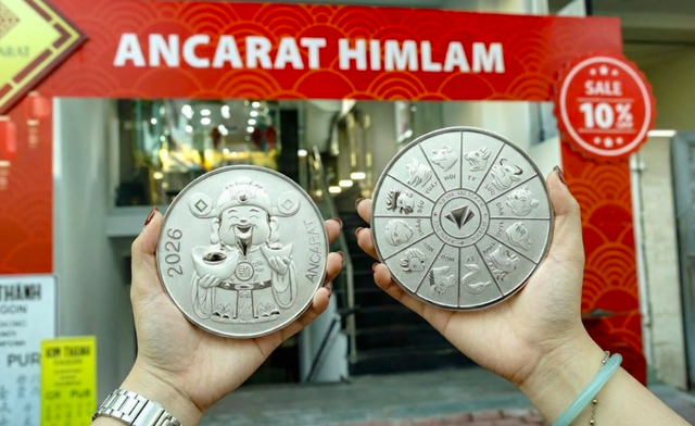 Giá bạc ngày 3/4: Bạc thế giới niêm yết guanh ngưỡng 73 USD/ounce, bạc miếng điều chỉnh giảm nhẹ