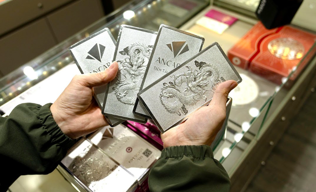 Giá bạc ngày 6/4: Bạc thế giới giảm nhẹ, bạc trong nước lùi về quanh ngưỡng 72-74 triệu đồng/kg