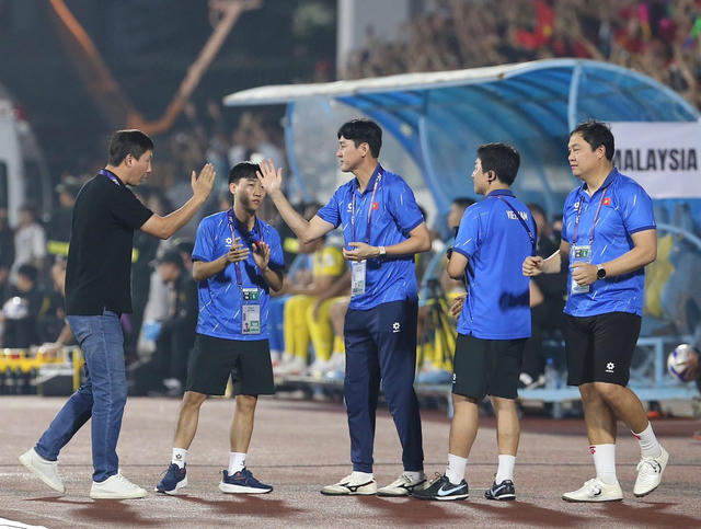 Trợ lý ông Kim Sang Sik bất ngờ chia tay đội tuyển Việt Nam