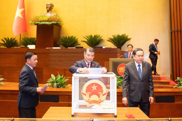 Thủ tướng Lê Minh Hưng được phê chuẩn là Phó Chủ tịch Hội đồng quốc phòng và an ninh