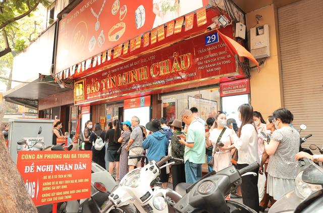 Hoạt động giao dịch mua bán vàng tại Bảo Tín Minh Châu diễn ra ổn định, bình thường