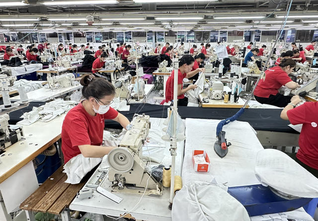 Vinatex (VGT) báo lãi hợp nhất quý I/2026 tăng trưởng 31%, dồn lực 'tăng tốc' trong quý II Vinatex (VGT) báo lãi hợp nhất quý I/2026 tăng trưởng 31%, dồn lực 'tăng tốc' trong quý II