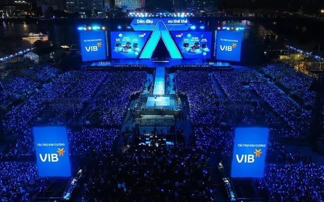 Sức nóng của Hiếu Thứ Hai và cú nhảy vọt cát xê chục lần từ Dương Domic hé lộ cỗ máy kiếm tiền Fandom của DatVietVAC