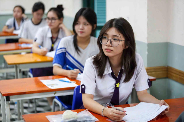 Vì sao nhiều trường đại học bỏ tổ hợp A00, C00 khi xét tuyển ngành kinh tế?