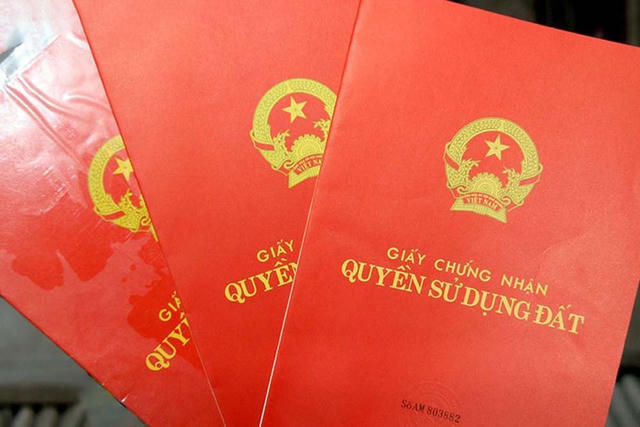 Sổ đỏ bị rách, hư hỏng có được xem xét đính chính và cấp đổi theo quy định?