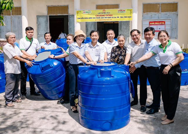 Nâng niu từng giọt nước lành: FE CREDIT sát cánh cùng người dân ĐBSCL ứng phó hạn mặn