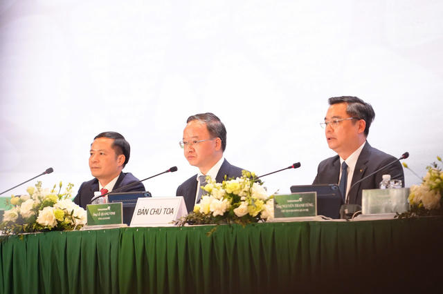 ĐHĐCĐ Vietcombank (VCB) 2026: Kiểm soát chặt tín dụng bất động sản đầu cơ, dồn lực tăng vốn lên gần 94.000 tỷ đồng