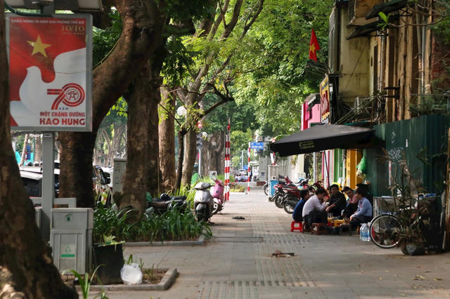 Hà Nội đề xuất cho thuê vỉa hè 45.000 đồng/m2/tháng để kinh doanh