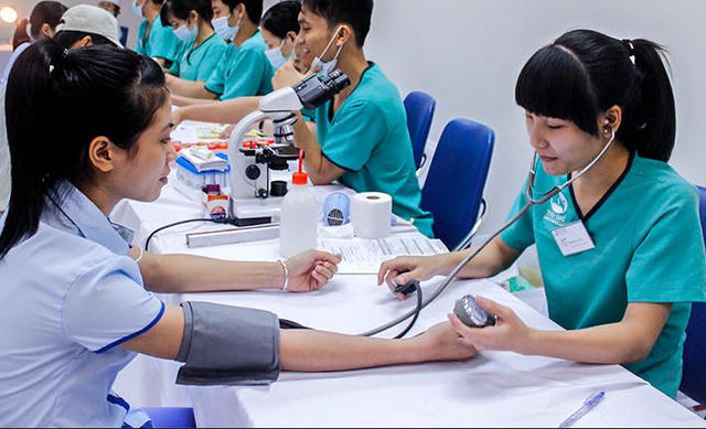 Dự kiến chi phí khám sức khỏe định kỳ miễn phí khoảng 350.000 đồng/người dân/năm