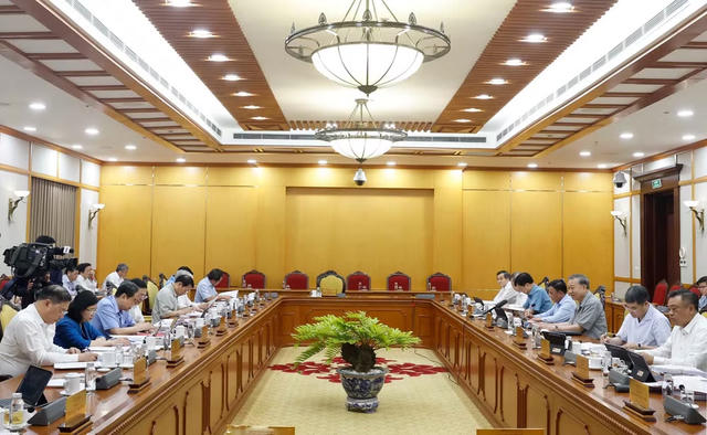 Hoàn thiện thể chế vượt trội, tạo động lực để TP Hồ Chí Minh phát triển nhanh, bền vững Hoàn thiện thể chế vượt trội, tạo động lực để TP Hồ Chí Minh phát triển nhanh, bền vững