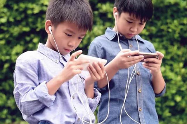 Phòng, chống tác hại mặt trái internet với trẻ em Phòng, chống tác hại mặt trái internet với trẻ em
