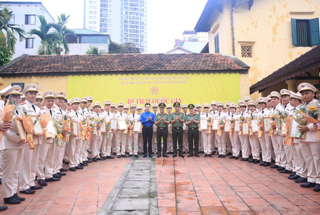 Công an Hà Nội tuyên dương 80 gương thanh niên tiên tiến làm theo lời Bác