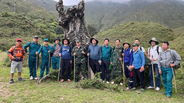 Nhiều địa phương “siết” hoạt động leo núi tự phát