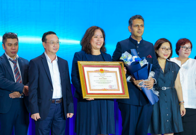 Unilever đón nhận Bằng khen của Thủ tướng Chính phủ, xác lập 4 định hướng đóng góp trong giai đoạn phát triển mới của Việt Nam