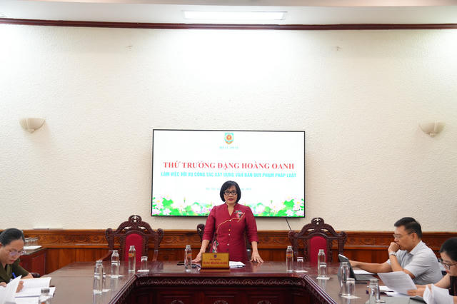 Sẽ thí điểm mô hình soạn thảo văn bản tập trung, chuyên nghiệp Sẽ thí điểm mô hình soạn thảo văn bản tập trung, chuyên nghiệp