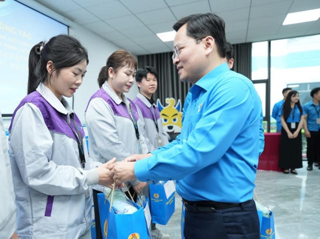Tổng Liên đoàn Lao động Việt Nam dành 100 tỷ đồng hỗ trợ người lao động mắc bệnh hiểm nghèo