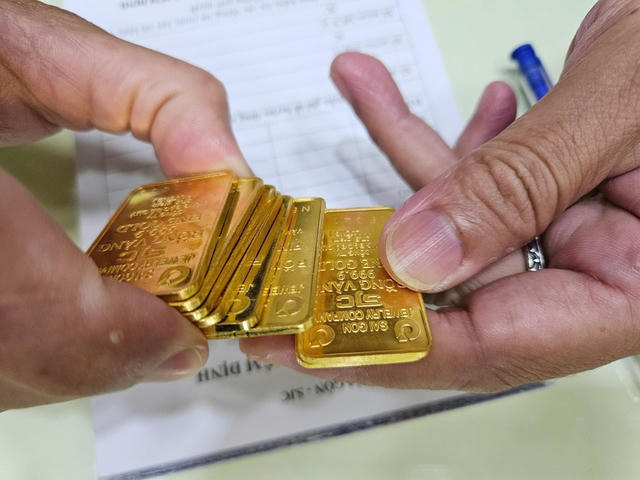 Giá vàng ngày 30/5: Vàng thế giới tăng 1%, vàng miếng SJC tiếp đà đi lên