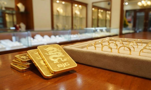 Giá vàng ngày 6/6: Vàng thế giới rơi thẳng đứng, vàng miếng SJC lùi về ngưỡng 150 triệu đồng/lượng