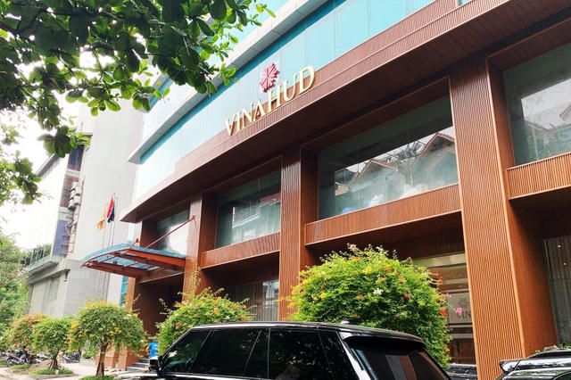 Đầu tư Phát triển Nhà và Đô thị Vinahud (VHD) có 01 năm để cải thiện điều kiện công ty đại chúng