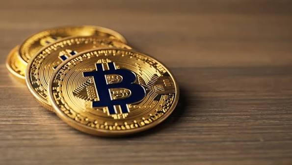 Hơn 50% nguồn cung Bitcoin chìm trong thua lỗ khi giá chia nửa từ đỉnh: Dấu hiệu tạo đáy hay rủi ro bán tháo?