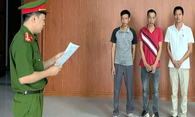 Khởi tố 3 vụ án đổ trái phép gần 700 tấn chất thải bê tông ra môi trường