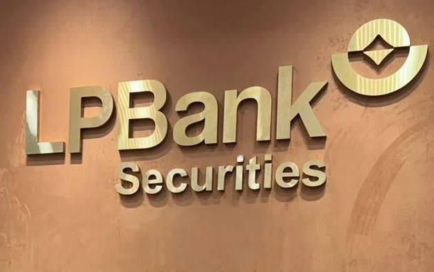 Chứng khoán LPBank huy động thành công hơn 4.256 tỷ đồng qua đợt IPO Chứng khoán LPBank huy động thành công hơn 4.256 tỷ đồng qua đợt IPO