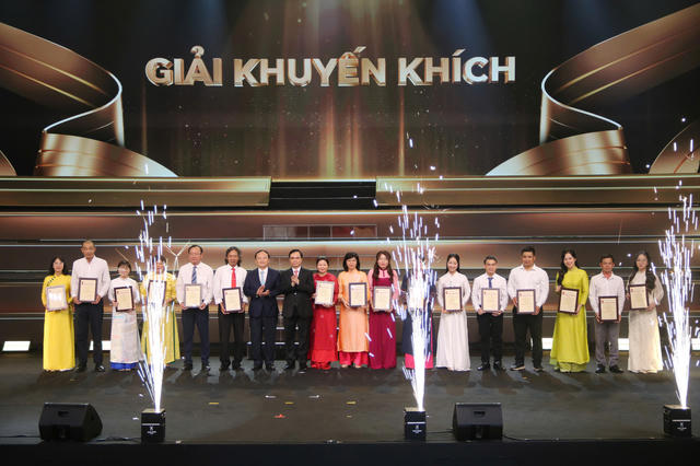 Báo Pháp luật Việt Nam giành giải Khuyến khích Giải Báo chí Quốc gia lần thứ XX