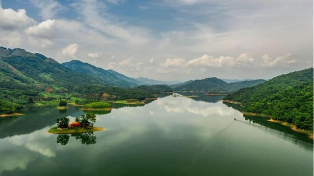 Bắc Ninh chấp thuận đầu tư dự án Điện mặt trời hồ Đá Ong và hồ Cầu Rễ hơn 870 tỷ đồng