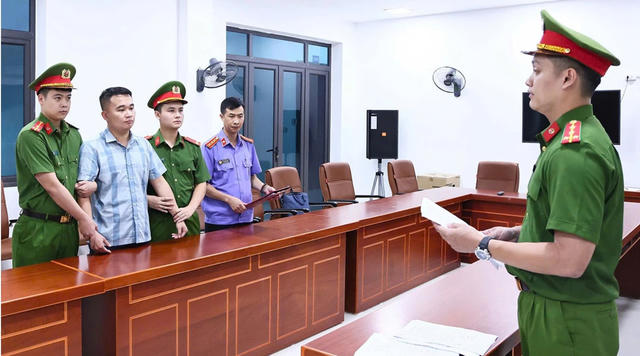 Nam giáo viên trường THPT Chuyên Tuyên Quang bị tạm giữ khẩn cấp