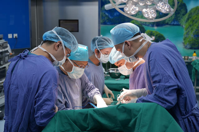 Cứu sống ngoạn mục chàng trai bị 3 tấn sắt văng vào, dập nội tạng Cứu sống ngoạn mục chàng trai bị 3 tấn sắt văng vào, dập nội tạng