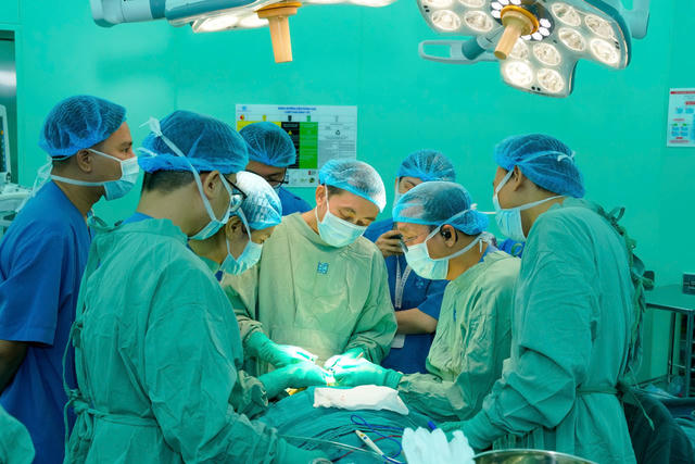 Phẫu thuật tạo hình tai nhỏ: Không chỉ là tái tạo hình dáng vành tai
