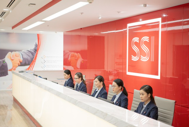 Chứng khoán SSI chốt phương án thưởng cổ phiếu tỷ lệ 5:1, nâng vốn điều lệ lên 30.000 tỷ đồng Chứng khoán SSI chốt phương án thưởng cổ phiếu tỷ lệ 5:1, nâng vốn điều lệ lên 30.000 tỷ đồng