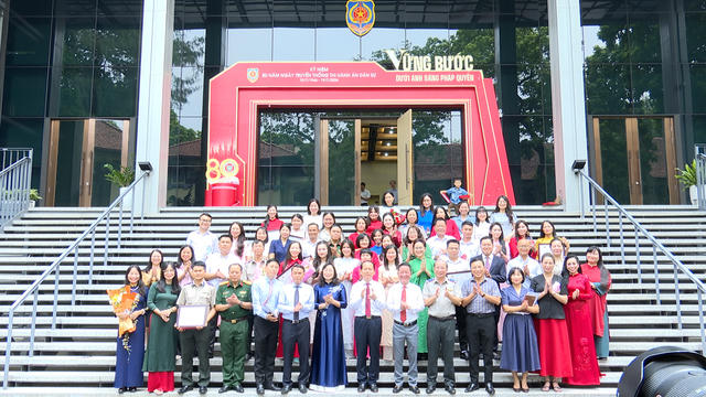 Báo Pháp luật Việt Nam đoạt giải A cuộc thi "Chuyện nghề Thi hành án dân sự" lần thứ II
