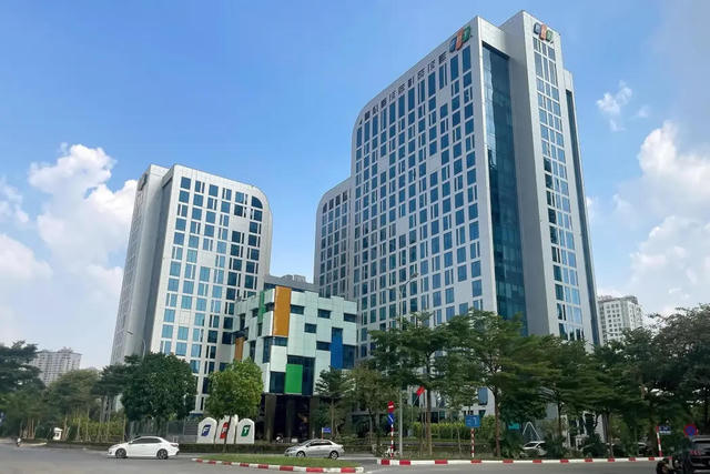 Cổ phiếu FPT rơi tự do xuống đáy gần 3 năm, tài sản Chủ tịch Trương Gia Bình bốc hơi 3.400 tỷ đồng