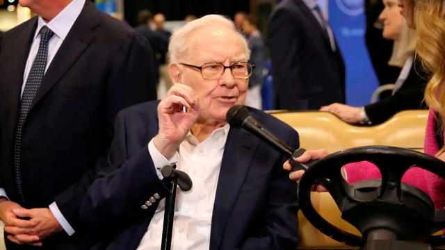 Warren Buffett lần đầu xác nhận chính ông quyết định đầu tư vào Alphabet, nhưng vẫn xếp sau Apple trong danh sách yêu thích