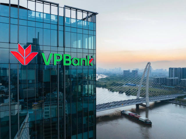 Tổng tài sản vượt 1,5 triệu tỷ đồng, VPBank (VPB) báo lãi bán niên tăng 68%