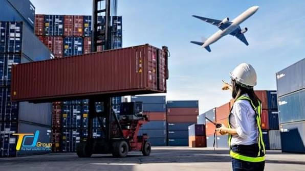 Cạnh tranh gay gắt đẩy giá cước chuyển phát lao dốc, doanh nghiệp dồn lực vào công nghệ Cạnh tranh gay gắt đẩy giá cước chuyển phát lao dốc, doanh nghiệp dồn lực vào công nghệ