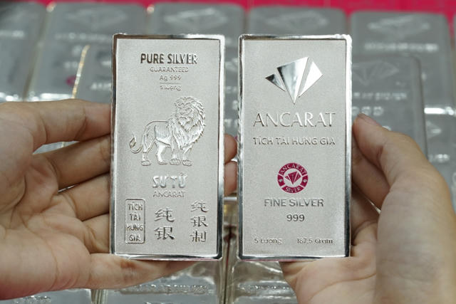 Giá bạc hôm nay 22/7: Ancarat niêm yết ở mức 2,319 triệu đồng/lượng, thị trường quốc tế vọt tăng