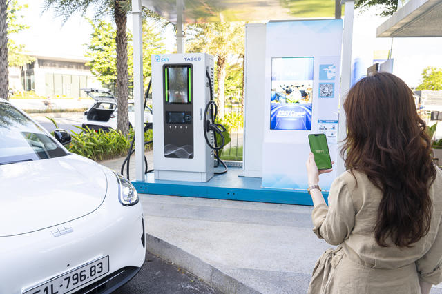 VETC Trạm sạc kết nối hơn 350 trụ sạc trên toàn quốc, phủ khoảng 50% mạng lưới trạm sạc đa thương hiệu tại Việt Nam