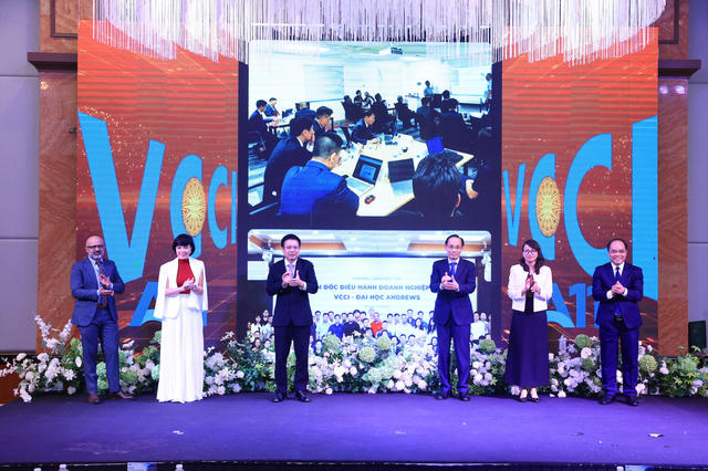 Khởi động Chương trình phát triển lãnh đạo doanh nghiệp Việt Nam “CEO Việt Nam Kỷ nguyên mới” Khởi động Chương trình phát triển lãnh đạo doanh nghiệp Việt Nam “CEO Việt Nam Kỷ nguyên mới”