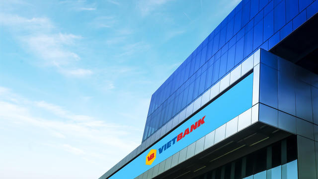 Lợi nhuận Vietbank (VBB) tăng vọt 83% trong nửa đầu năm, nợ xấu giảm mạnh
