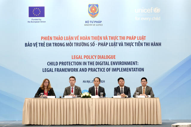 Tăng “rào chắn” pháp lý bảo vệ trẻ em trên môi trường số