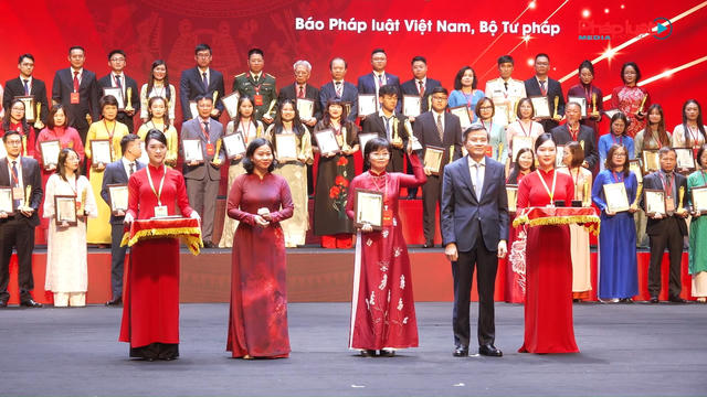 Báo Pháp luật Việt Nam vinh dự giành 4 giải Cuộc thi chính luận về bảo vệ nền tảng tư tưởng của Đảng